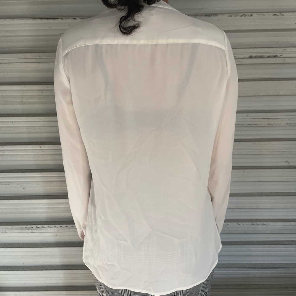 nice blouse! - Picture 3 of 3